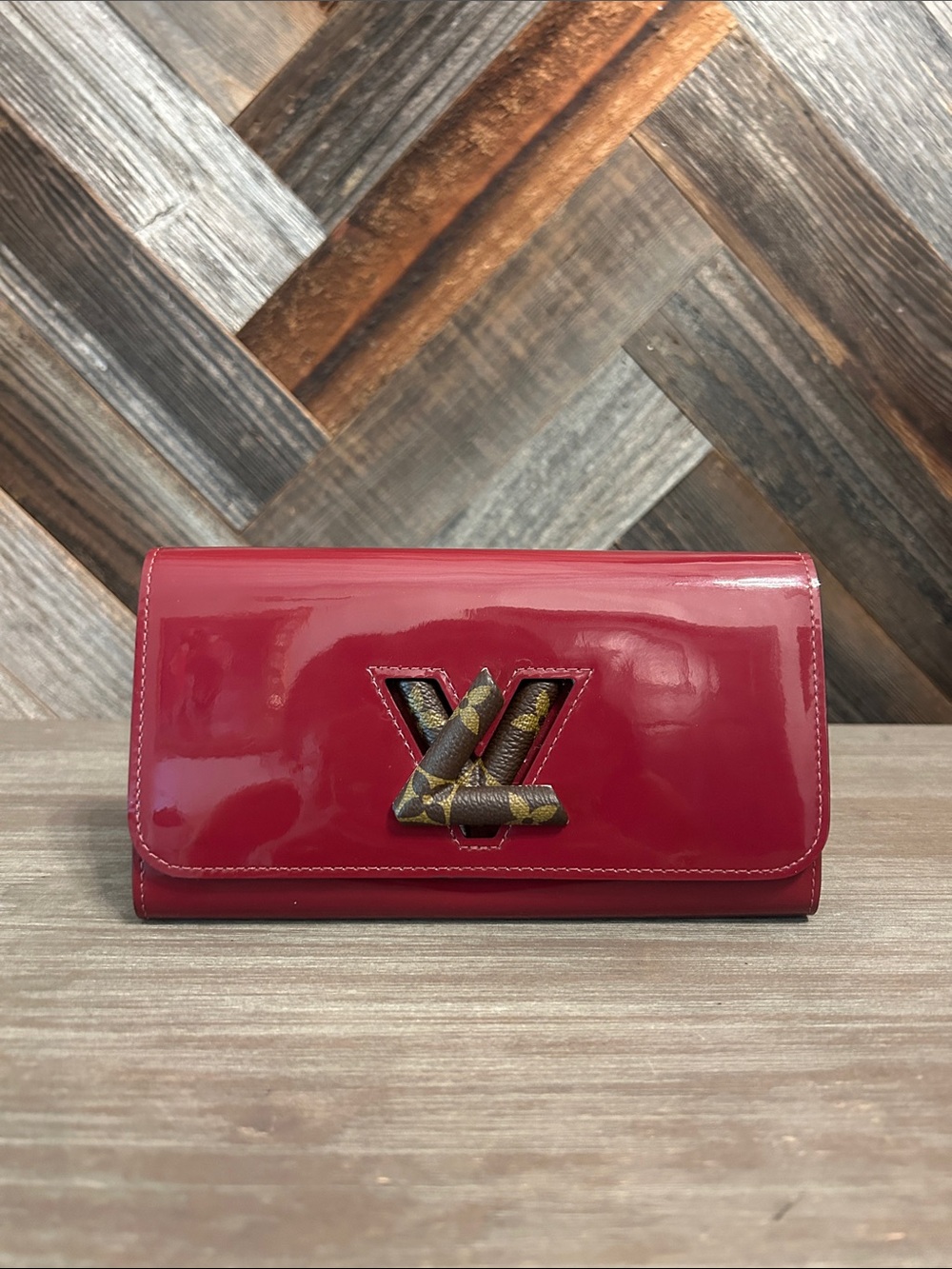Louis Vuitton Vernis Patent Leather Twist Wallet